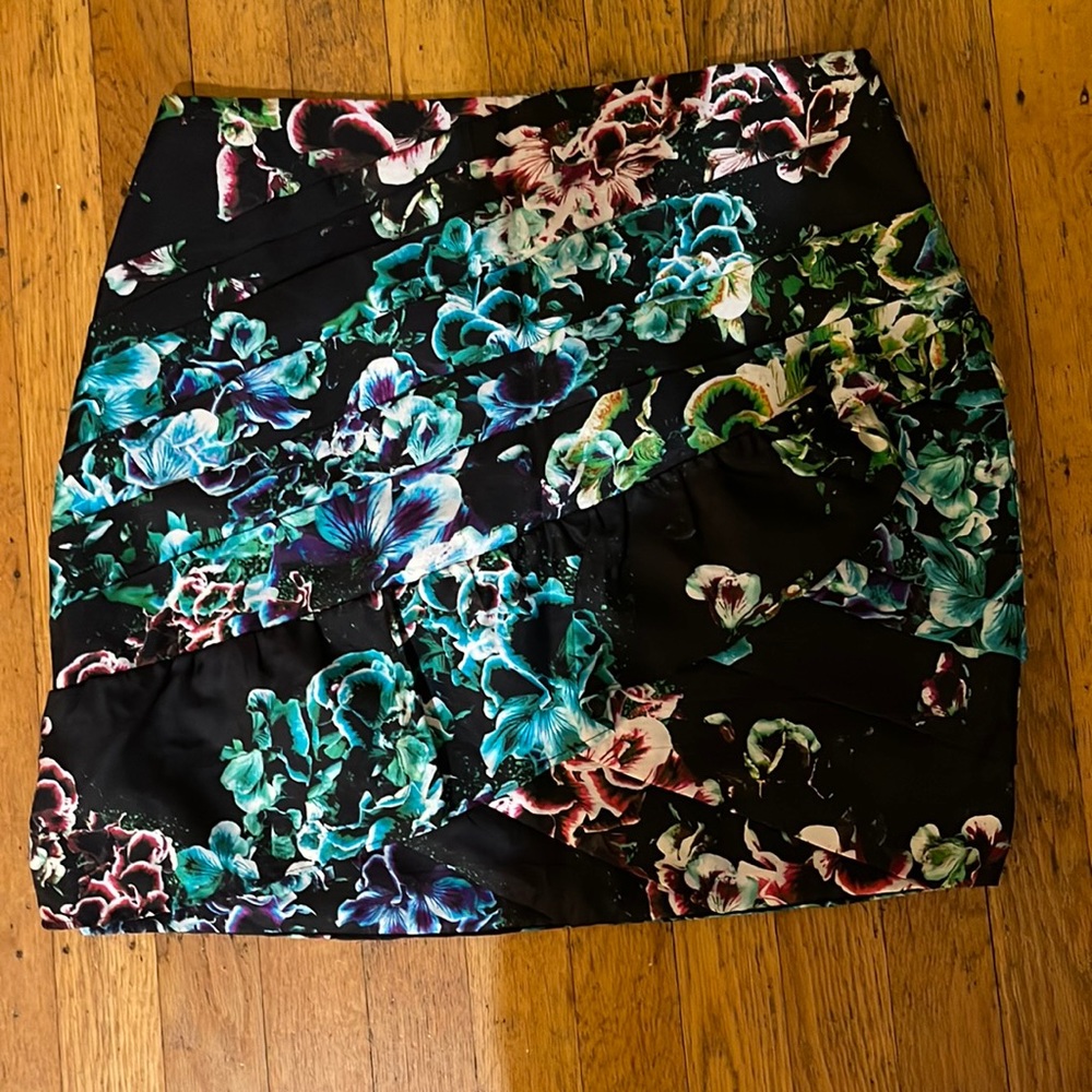 Asymmetric pleated ruffle skirt